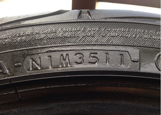 ยาง Yokohama S-drive 245 35 20 สภาพสวย ดอกเต็ม