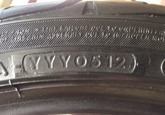 ยาง Yokohama S-drive 245 35 20 สภาพสวย ดอกเต็ม