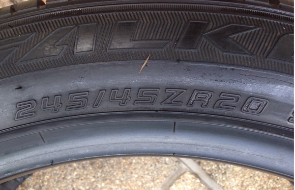 ยาง Falken 245 45 20 ปี13 สภาพสวย ดอกเต็ม