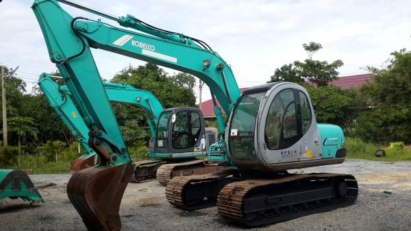 KOBELCO SK120-3 SUPER เป็นรุ่นที่มีไฟท้าย  เก่าญี่ปุ่นสวยมากๆใบใหญ่