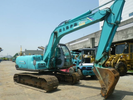 KOBELCO SK120-3 SUPER เป็นรุ่นที่มีไฟท้าย  เก่าญี่ปุ่นสวยมากๆใบใหญ่