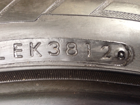 ยาง Toyo type T1sport 275 35 19 ปลายปี12 ยาง Toyo type T1sport 275 35 19 ปลายปี12