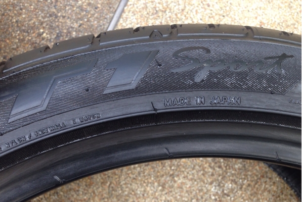 ยาง Toyo type T1sport 275 35 19 ปลายปี12 ยาง Toyo type T1sport 275 35 19 ปลายปี12