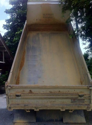 ขายดาวน์ 6 ล้อดั้ม 175 แรง ปี 2556 รถสวย ผ่อนต่อไม่ต้องจัดใหม่ ดาวน์ 350000 ผ่อนต่อ 28x25420=71176