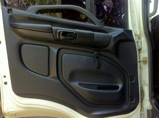 ขายดาวน์ 6 ล้อดั้ม 175 แรง ปี 2556 รถสวย ผ่อนต่อไม่ต้องจัดใหม่ ดาวน์ 350000 ผ่อนต่อ 28x25420=71176