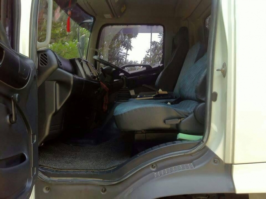 ขายดาวน์ 6 ล้อดั้ม 175 แรง ปี 2556 รถสวย ผ่อนต่อไม่ต้องจัดใหม่ ดาวน์ 350000 ผ่อนต่อ 28x25420=71176