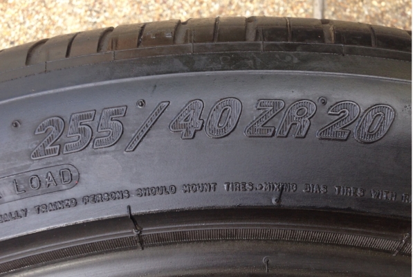 ยาง Michelin Pilot sport 255 40 20 ปลายปี11 สภาพสวย ยาง Michelin Pilot sport 255 40 20 ปลายปี11 สภาพสวย