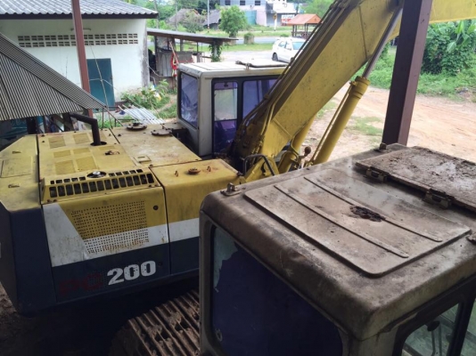 รถขุดมี 3 คัน ขายเหมา 1.4 ล้านPC200-5 รถจอด ไม่ได้ทำงาน รถใช้งานได้ปกติ ไฟฟ้าครบ เอวแน่น รถดีแต่สีไม่ค่อยสวย มีเอกสารอินวอยล์2 คัน