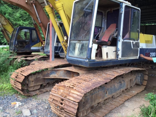 รถขุดมี 3 คัน ขายเหมา 1.4 ล้านPC200-5 รถจอด ไม่ได้ทำงาน รถใช้งานได้ปกติ ไฟฟ้าครบ เอวแน่น รถดีแต่สีไม่ค่อยสวย มีเอกสารอินวอยล์2 คัน