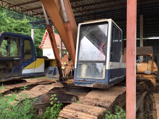 รถขุดมี 3 คัน ขายเหมา 1.4 ล้านPC200-5 รถจอด ไม่ได้ทำงาน รถใช้งานได้ปกติ ไฟฟ้าครบ เอวแน่น รถดีแต่สีไม่ค่อยสวย มีเอกสารอินวอยล์2 คัน