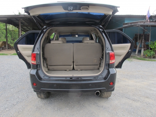 Fortuner รถบ้าน ใช้มือเดียว สภาพสวย ปี 2005 ราคาต่อรองได้