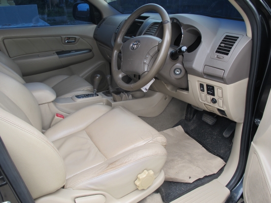 Fortuner รถบ้าน ใช้มือเดียว สภาพสวย ปี 2005 ราคาต่อรองได้