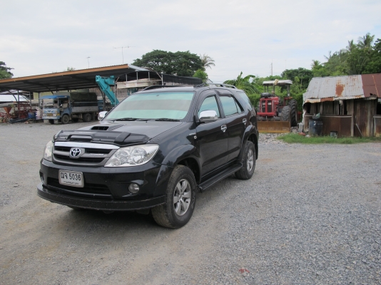 Fortuner รถบ้าน ใช้มือเดียว สภาพสวย ปี 2005 ราคาต่อรองได้