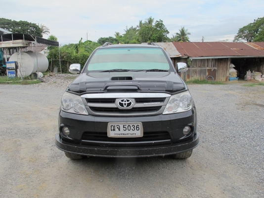 Fortuner รถบ้าน ใช้มือเดียว สภาพสวย ปี 2005 ราคาต่อรองได้
