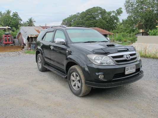 Fortuner รถบ้าน ใช้มือเดียว สภาพสวย ปี 2005 ราคาต่อรองได้
