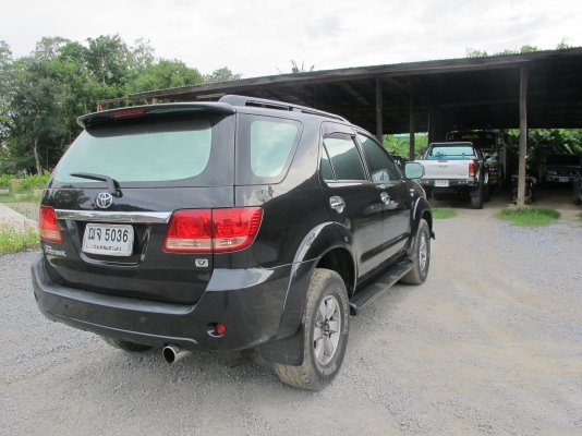 Fortuner รถบ้าน ใช้มือเดียว สภาพสวย ปี 2005 ราคาต่อรองได้