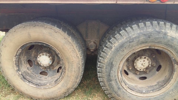 ขาย10ล้อISUZUหน้ายาว  เทเลอร์บรรทุกแมคโค  เครื่อง HO7C พวงมาลัยเพาเวอร์