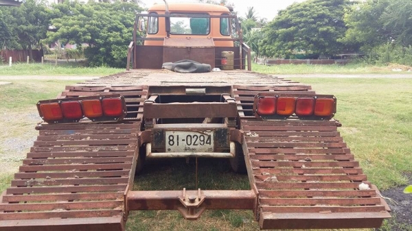 ขาย10ล้อISUZUหน้ายาว  เทเลอร์บรรทุกแมคโค  เครื่อง HO7C พวงมาลัยเพาเวอร์