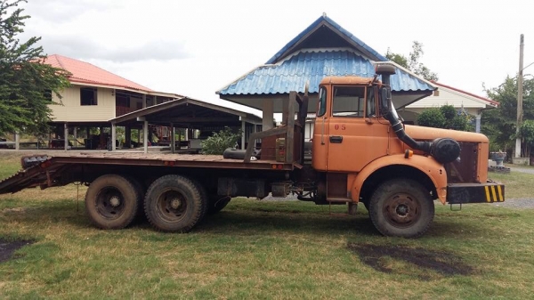 ขาย10ล้อISUZUหน้ายาว  เทเลอร์บรรทุกแมคโค  เครื่อง HO7C พวงมาลัยเพาเวอร์