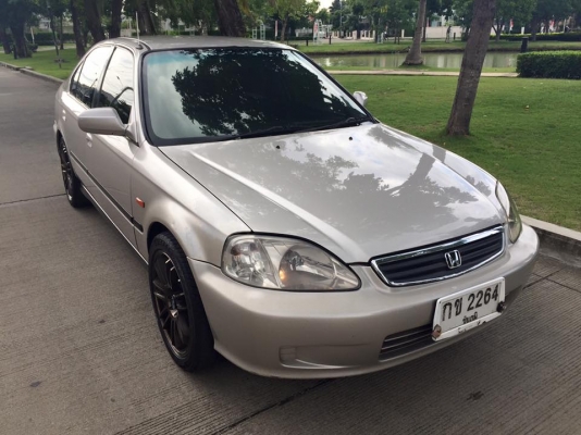 Honda Civic 1.6EXi ปี2000 เกียร์ M/T เครื่องแน่นขับดี สีสวย แม็กแต่งขอบ17"แก๊สLPG ประหยัดมาก