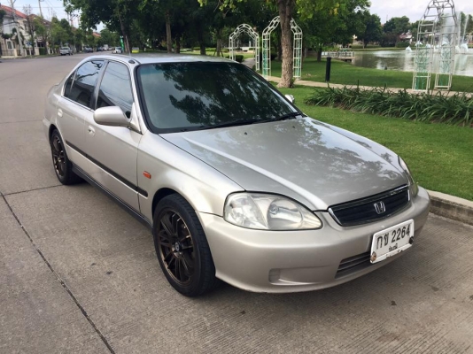 Honda Civic 1.6EXi ปี2000 เกียร์ M/T เครื่องแน่นขับดี สีสวย แม็กแต่งขอบ17"แก๊สLPG ประหยัดมาก