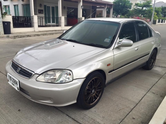 Honda Civic 1.6EXi ปี2000 เกียร์ M/T เครื่องแน่นขับดี สีสวย แม็กแต่งขอบ17"แก๊สLPG ประหยัดมาก