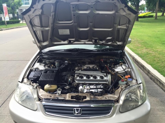 Honda Civic 1.6EXi ปี2000 เกียร์ M/T เครื่องแน่นขับดี สีสวย แม็กแต่งขอบ17"แก๊สLPG ประหยัดมาก