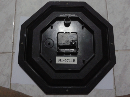 ขายนาฬิกาแขวนผนังรูปทรง 8 เหลี่ยม ของTAIWAN QUARTZ เครื่อง JAPAN