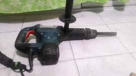 เครื่องสกัดคอนกรีตไฟฟ้า ยี่ห้อ BOSCH รุ่น GSH 5 X  สภาพดีพร้อมใช้งาน