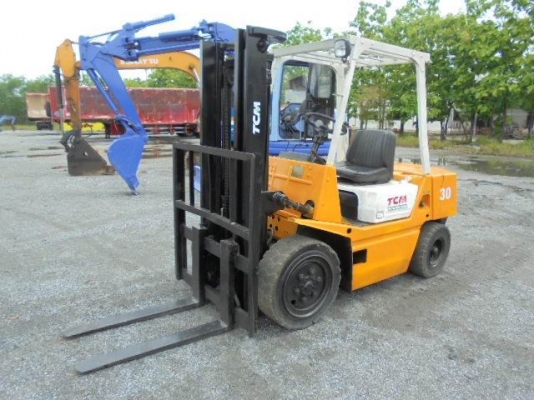 ขายรถฟอร์คลิฟ KOMATSU FD30 เสายกสูง 3.ม สภาพพร้อมใช้งาน