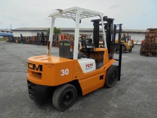 ขายรถฟอร์คลิฟ KOMATSU FD30 เสายกสูง 3.ม สภาพพร้อมใช้งาน