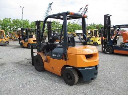 รถโฟล์คลิฟท์ TOYOTA รุ่น FG 25-7 เสาสูง 3 เมตร มีเสาเข้าตู้ เครื่องเบนซิน 3Y ขนาด 2.5 ตัน
