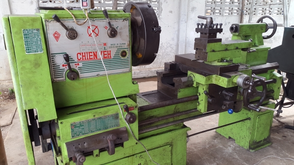 เครื่องกลึง เหวี่ยงงานได้ 30 นิ้ว 6 ฟุต 3 เพลา เกียร์บล็อก 115,000