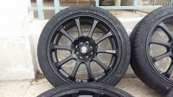 ขายล้อแม็กมือ2 sparco 17"พร้อมยางใหม่ปี15 neuton สนใจติดต่อเล็กคลองสามครับ 081-3747940