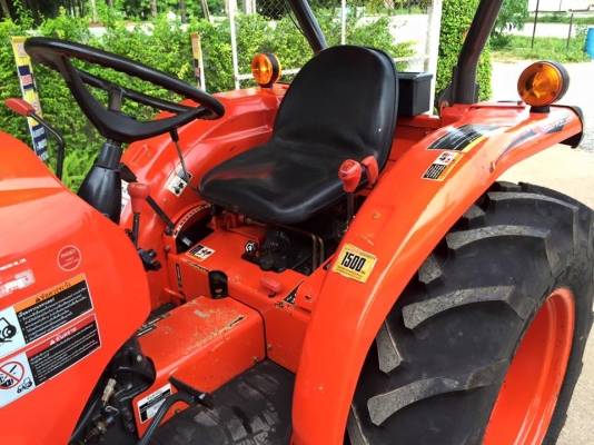 ขายรถไถ Kubota L3608(4WD) พร้อมใบมีดและผานพรวนช้าง รถไร่ 570ชั่วโมงพร้อมใช้งาน ขายรถไถ Kubota L3608(4WD) พร้อมใบมีดและผานพรวนช้าง รถไร่ 570ชั่วโมงพร้อมใช้งาน