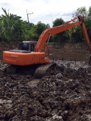ขายHITACHI EX200LC-3 บูมยาว พร้อมใช้งาน ขายHITACHI EX200LC-3 บูมยาว พร้อมใช้งาน
