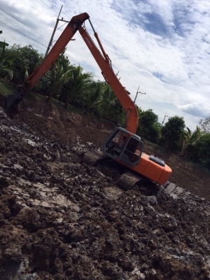 ขายHITACHI EX200LC-3 บูมยาว พร้อมใช้งาน