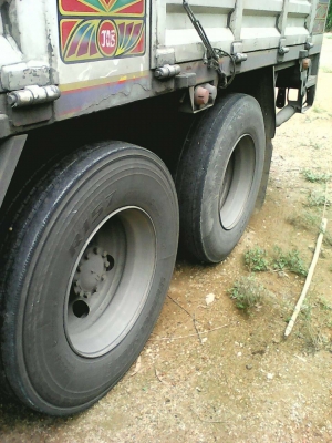 สิบล้อ TFR 33 M2Y 210 ปี46 เพาเดียว สภาพดีสวยเดิมบาง รถวิ่งงานประจำ เอกสารลงเล่มแล้ว ทะเบียนพร้อมโอน (( ราคา 880,000บ )) ต่อรองได้