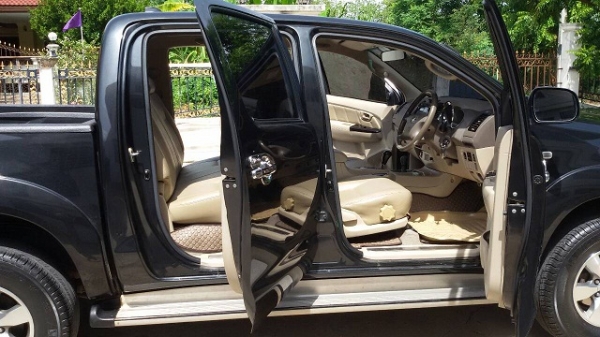 vigo เบนซิน2.7vvti ตัว4wd มือเดียว เดิมบางทั้งคัน