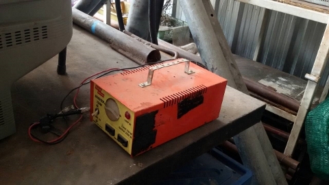 เครื่องแปลงไฟสนาม 12v.  เป็น  220v   ของดีของทน  ไม่มีซ่อม