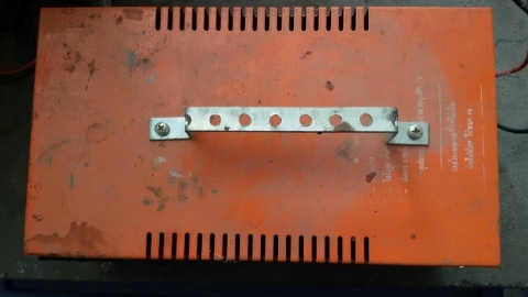 เครื่องแปลงไฟสนาม 12v.  เป็น  220v   ของดีของทน  ไม่มีซ่อม