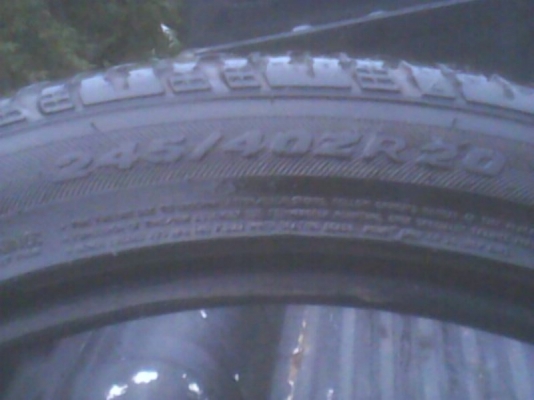 ขายยาง 245 40 20 เส้น 800บาท คู่ 1500 บาท