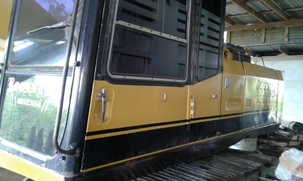 ขายด่วนครับ แบ็คโฮ CAT E200B เครื่อง 6D14 BO ปั้มทำใหม่ เอวแน่ครับ รถพร้อมใช้งานครับ รับรองซื้อแล้วไม่ผิดหวังครับ