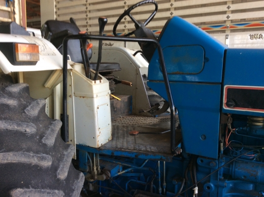 รถไถฟอร์ด 7840