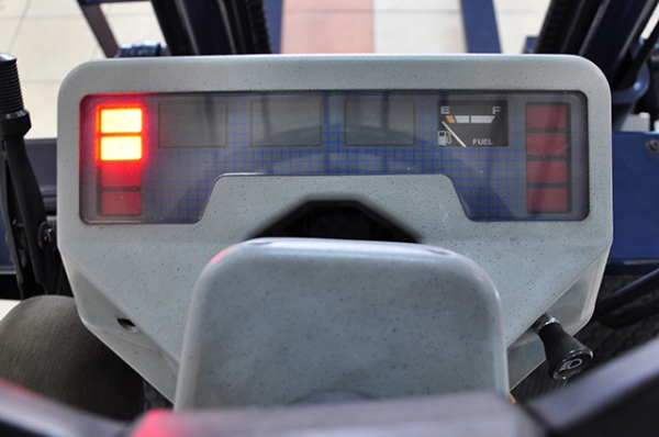 ขายรถโฟล์คลิฟท์มือสอง KOMATSU รุ่น FG15-15 ราคา 135,000 บาท นำเข้าจากประเทศญี่ปุ่น 100\% ไม่เคยใช้งานในประเทศไทย