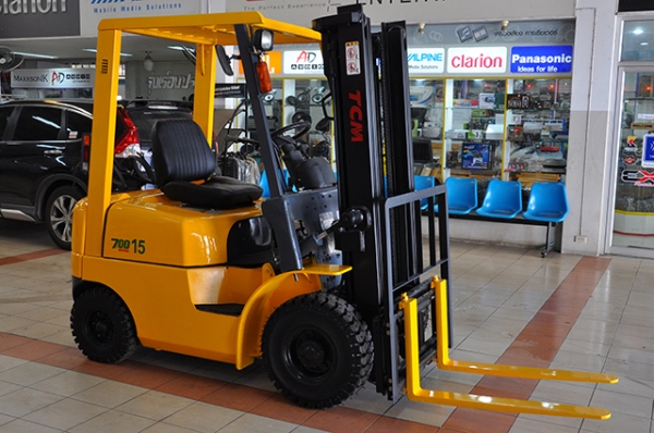 ขายรถโฟล์คลิฟท์มือสอง TCM รุ่น FG15N18 ราคา 155,000 บาท นำเข้าจากประเทศญี่ปุ่น 100\% ไม่เคยใช้งานในประเทศไทย