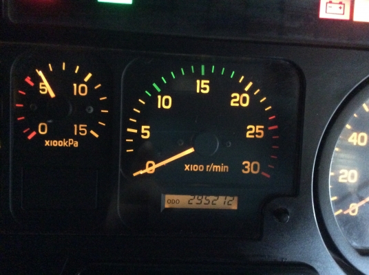 ISUZU. 320 max load ISUZU. 320 max load