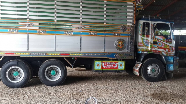 ISUZU. 320 max load ISUZU. 320 max load