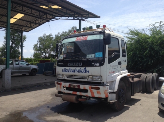 ต้องการขายรถ10ล้ออีซูซุเดก้า200แรงเครื่องดียางเต็มปี58ขายตามสภาพสนใจติดต่อด่วน