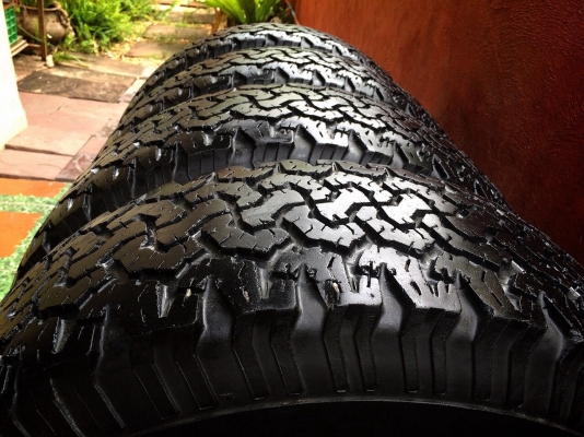 ขายยาง bf all 265/75/16 ปลายปี 10 สวยๆครับ